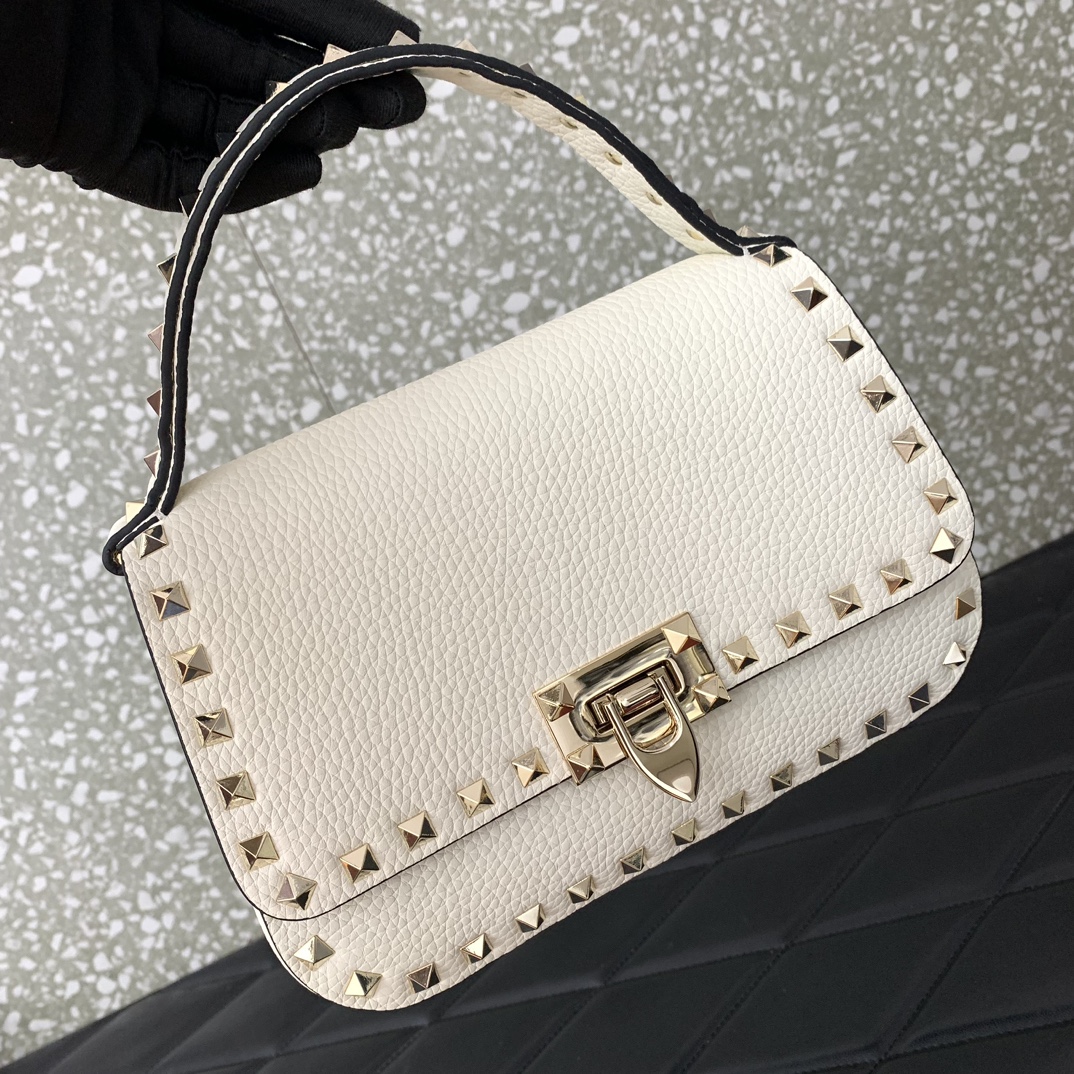 Valentino Garavani Rockstud Handbag Shoulder Bag in Ivory Grainy Calfskin